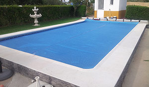 Lonas de piscinas en Yuncos.